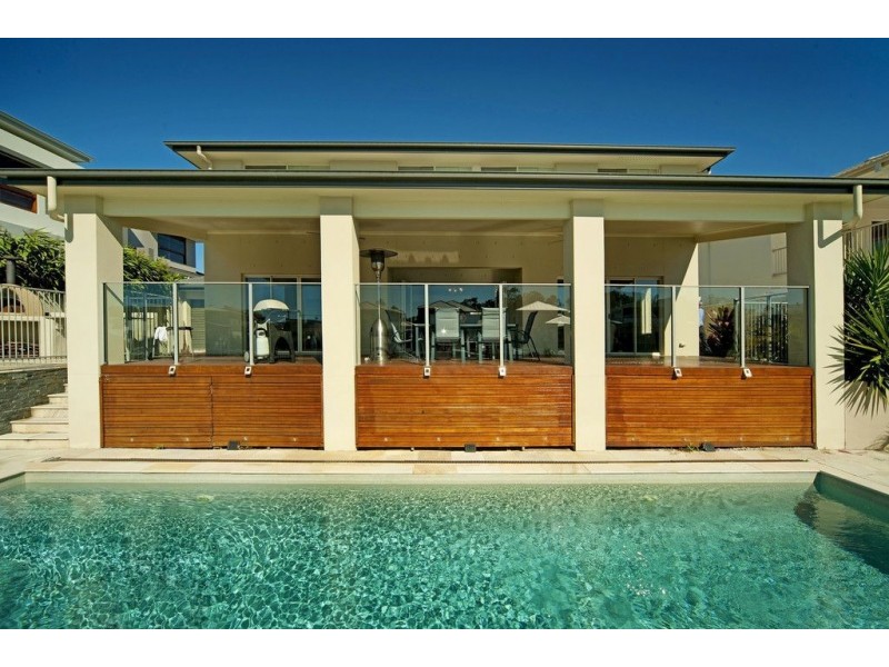 6 North Quay Drive, Biggera Waters QLD 4216