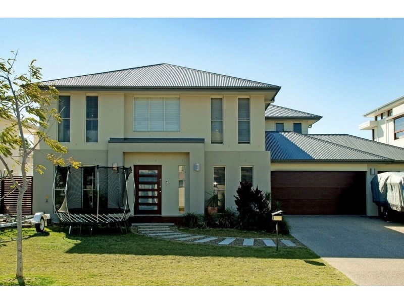 6 North Quay Drive, Biggera Waters QLD 4216