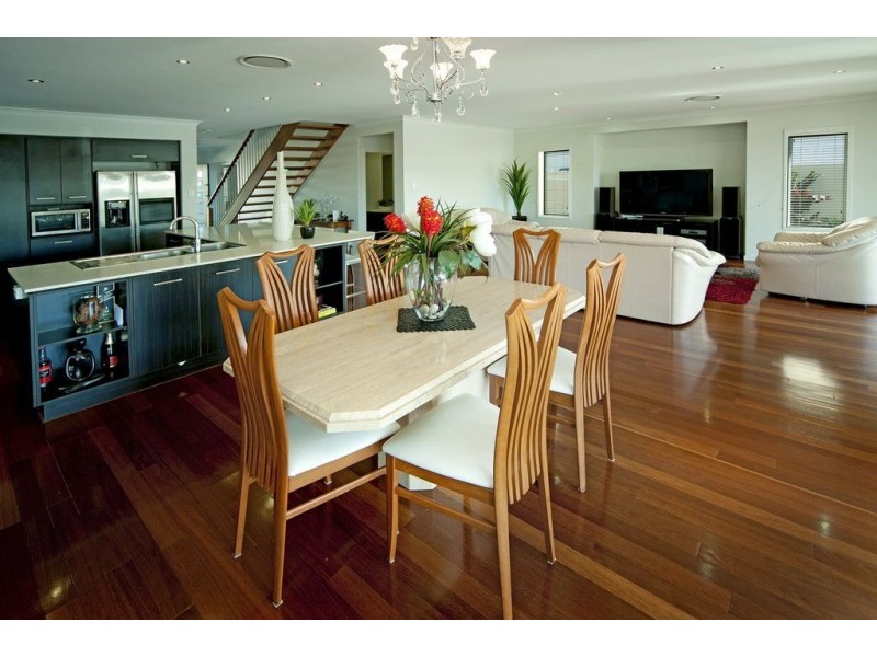 6 North Quay Drive, Biggera Waters QLD 4216