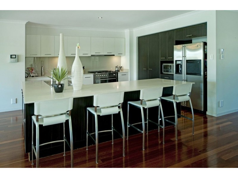 6 North Quay Drive, Biggera Waters QLD 4216