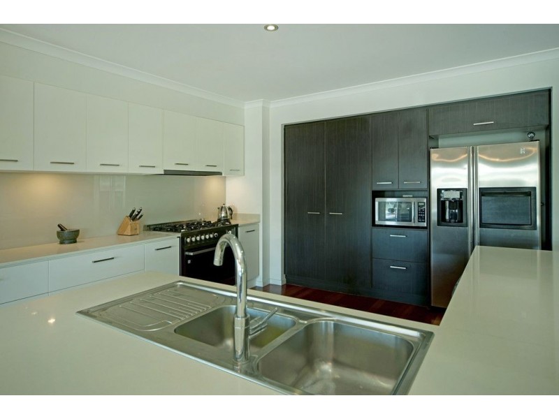 6 North Quay Drive, Biggera Waters QLD 4216