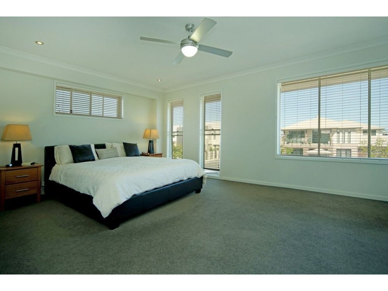 6 North Quay Drive, Biggera Waters QLD 4216