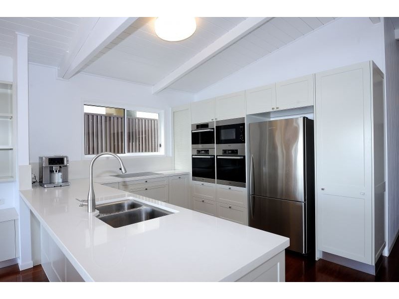 95 Hedges Avenue, Mermaid Beach QLD 4218