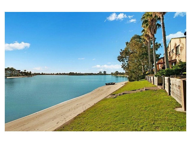 11/9 Jodie Court, Mermaid Waters QLD 4218