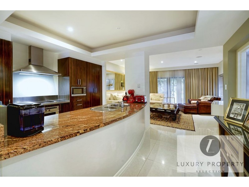 3212 Palladian Drive, Hope Island QLD 4212