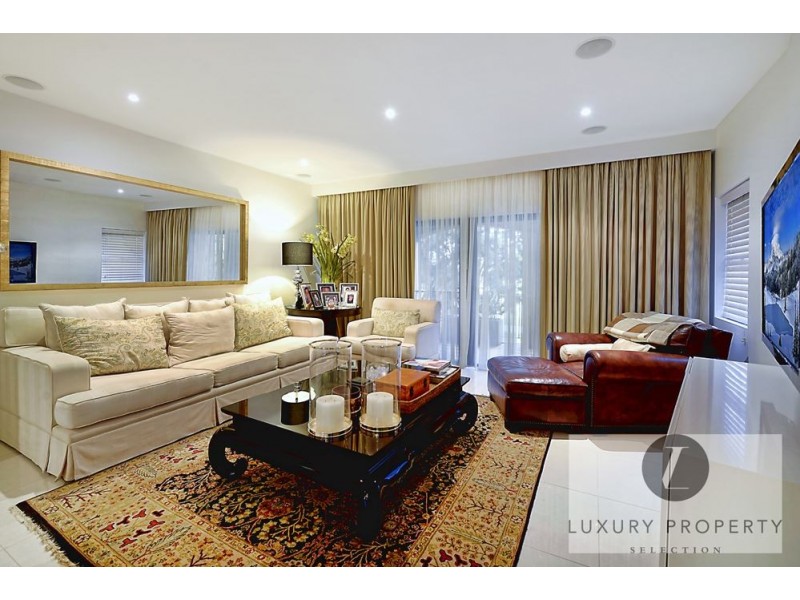 3212 Palladian Drive, Hope Island QLD 4212