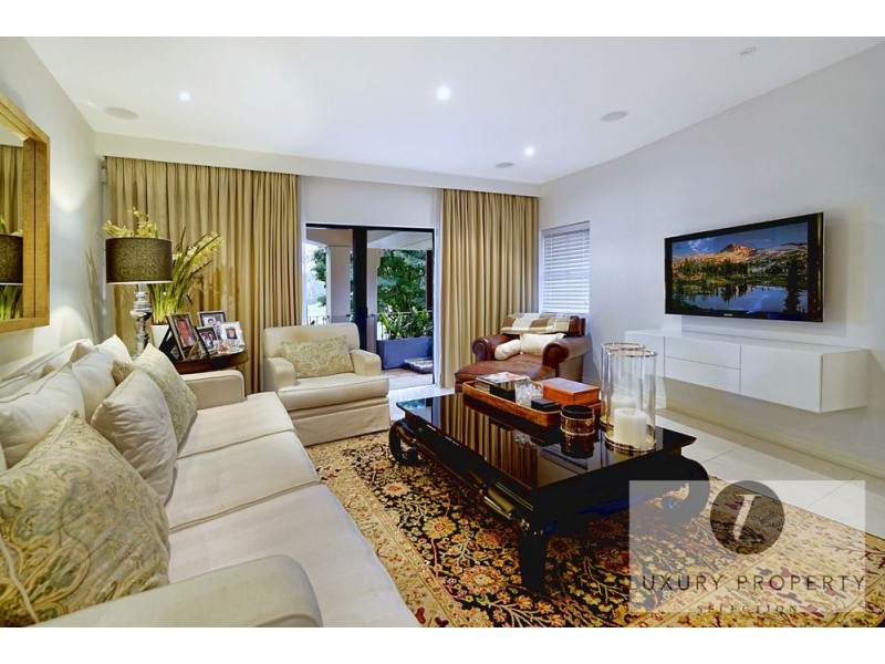 3212 Palladian Drive, Hope Island QLD 4212