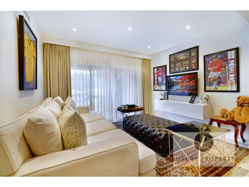 3212 Palladian Drive, Hope Island QLD 4212