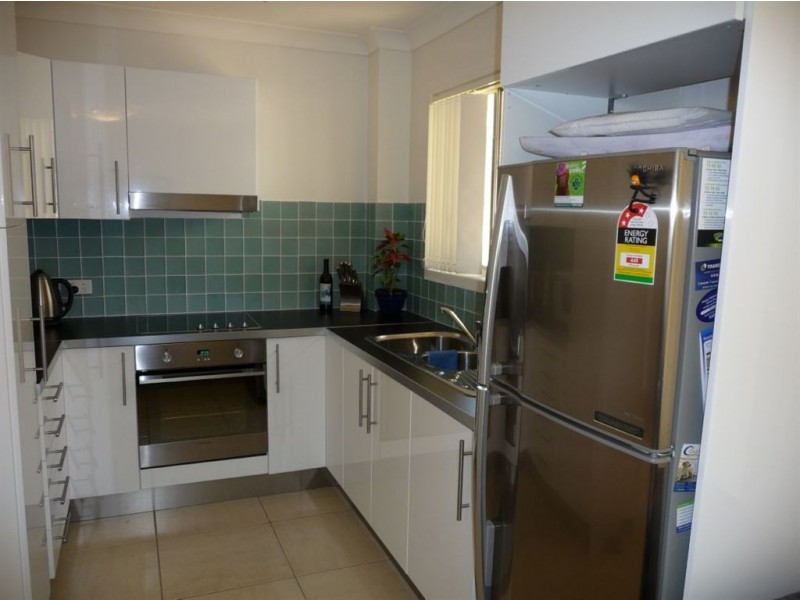 6/17 Darrambal Street, Surfers Paradise QLD 4217