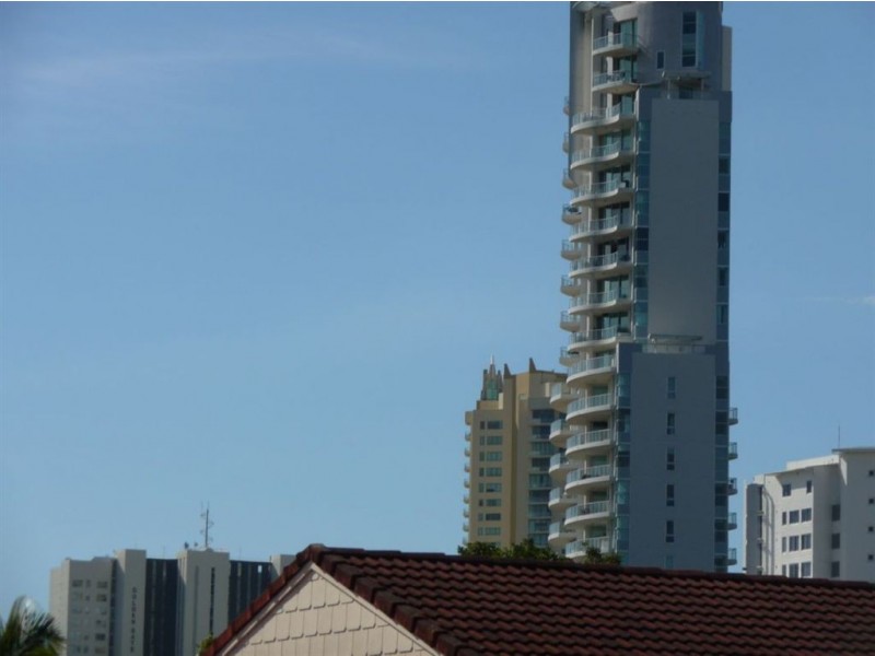 6/17 Darrambal Street, Surfers Paradise QLD 4217