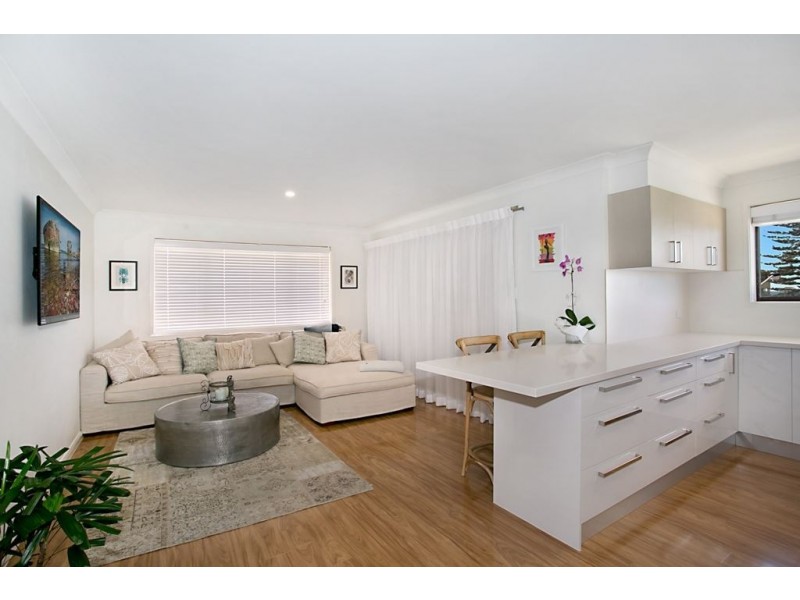 9/137 Old Burleigh Road, Broadbeach QLD 4218