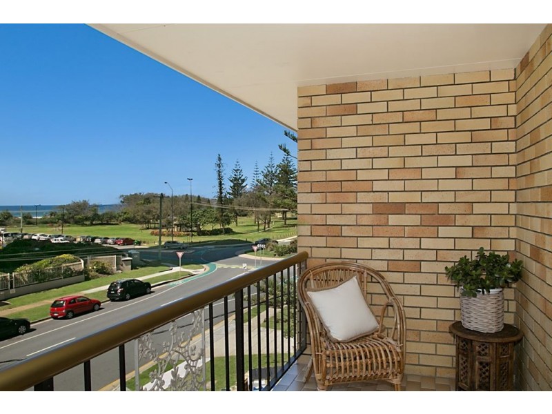 9/137 Old Burleigh Road, Broadbeach QLD 4218