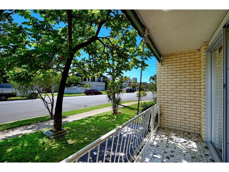 3/120 Stanhill Drive, Chevron Island QLD 4217