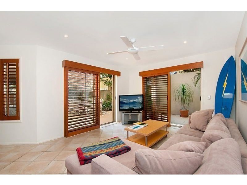 12 Francis Street, Mermaid Beach QLD 4218