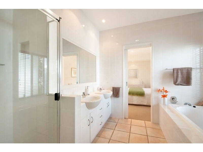 12 Francis Street, Mermaid Beach QLD 4218