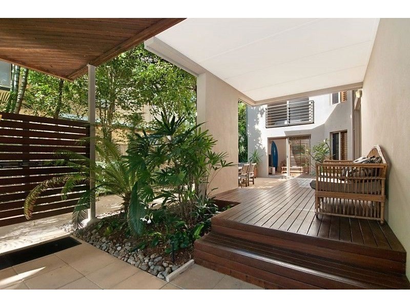 12 Francis Street, Mermaid Beach QLD 4218