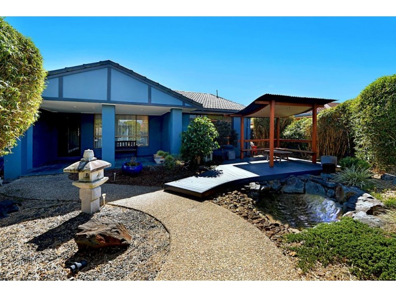 8 Rotorua Place, Clear Island Waters QLD 4226