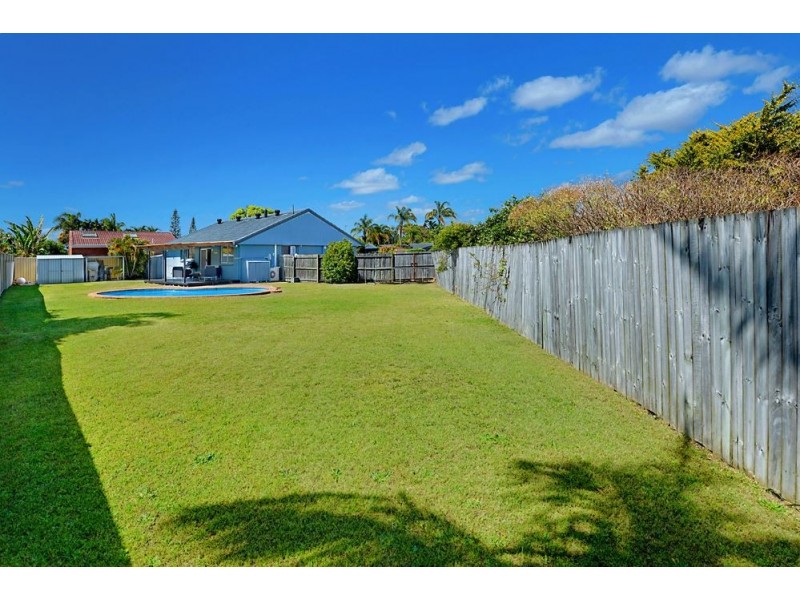 8 Rotorua Place, Clear Island Waters QLD 4226
