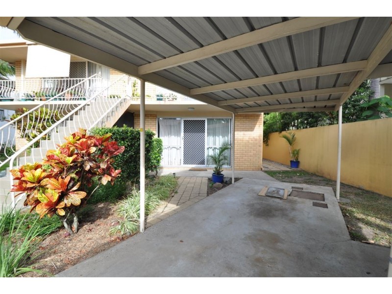 2/6 Parnoo Street, Chevron Island QLD 4217