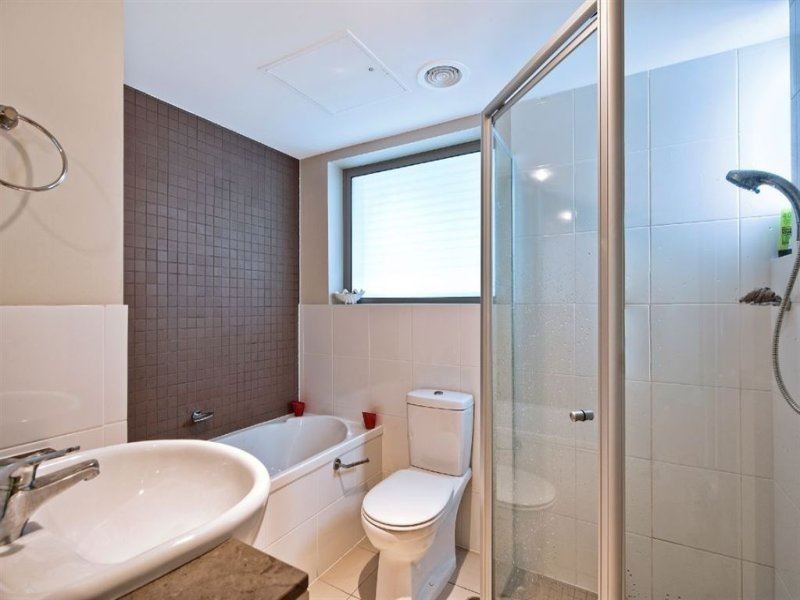 21 Cypress Avenue, Surfers Paradise QLD 4217