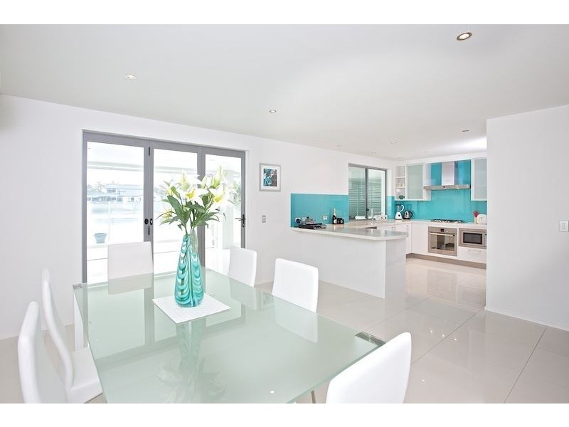 45 Daru Avenue, Runaway Bay QLD 4216