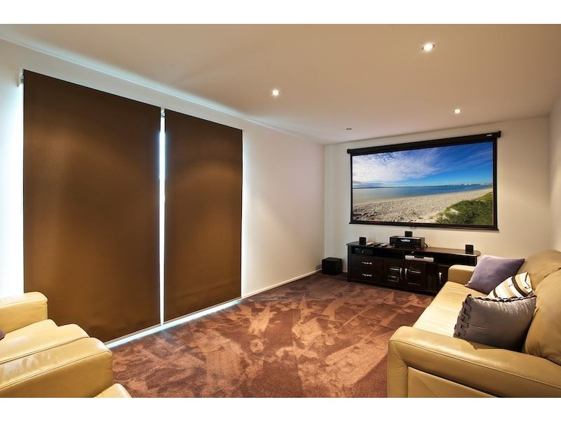 45 Daru Avenue, Runaway Bay QLD 4216