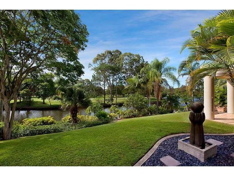 125 Santa Cruz Boulevard, Clear Island Waters QLD 4226