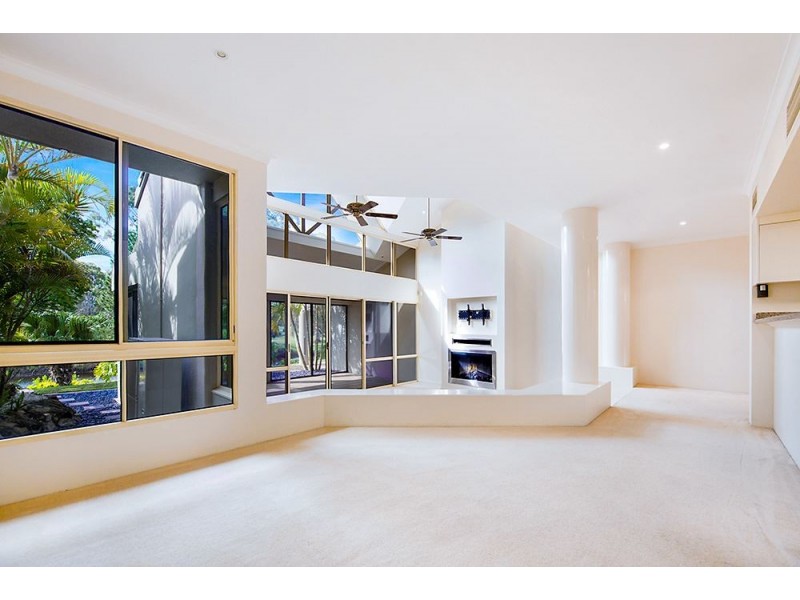 125 Santa Cruz Boulevard, Clear Island Waters QLD 4226