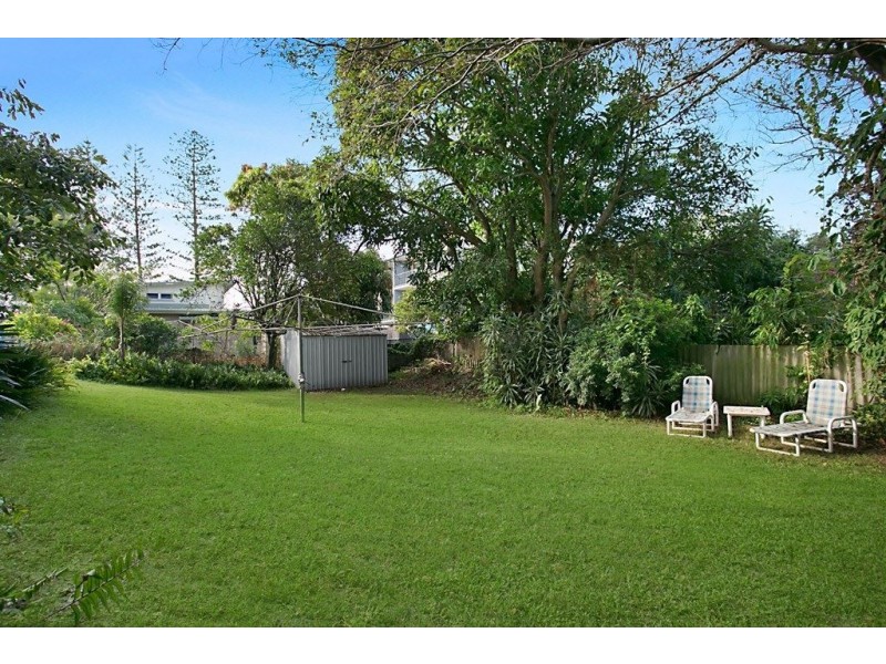 3 Tenth Avenue, Palm Beach QLD 4221