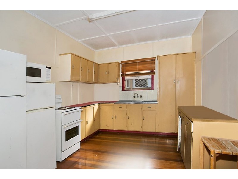 3 Tenth Avenue, Palm Beach QLD 4221