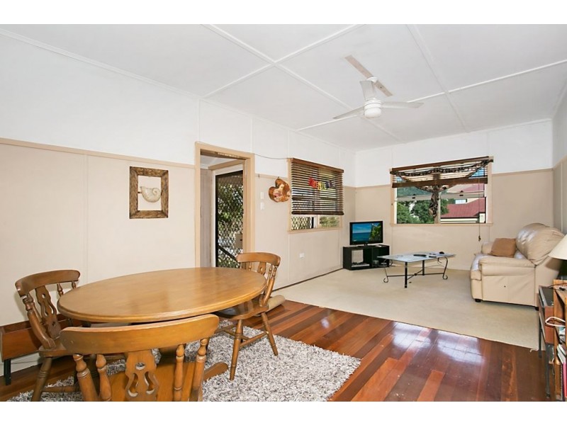 3 Tenth Avenue, Palm Beach QLD 4221