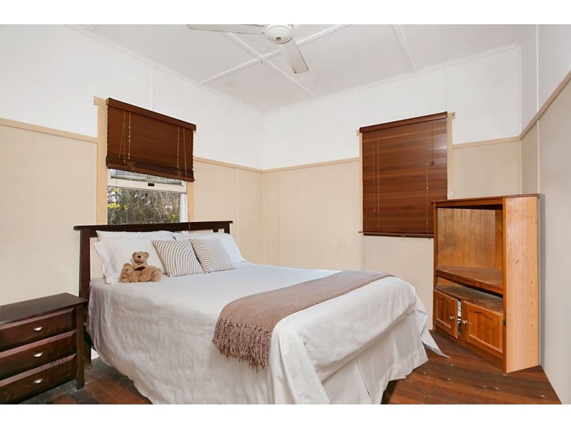 3 Tenth Avenue, Palm Beach QLD 4221