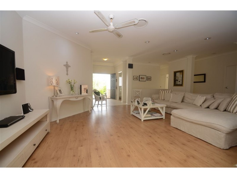 17 Kodiak Drive, Varsity Lakes QLD 4227