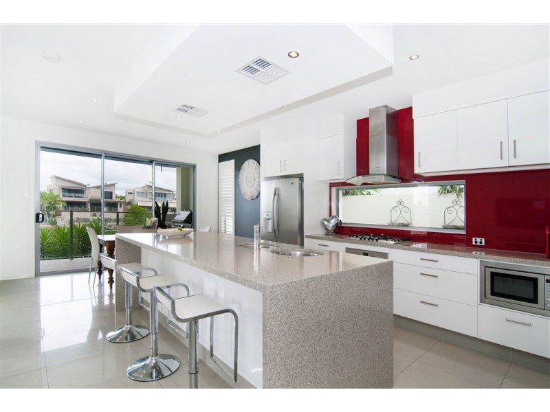 35 Harbourvue Court, Helensvale QLD 4212