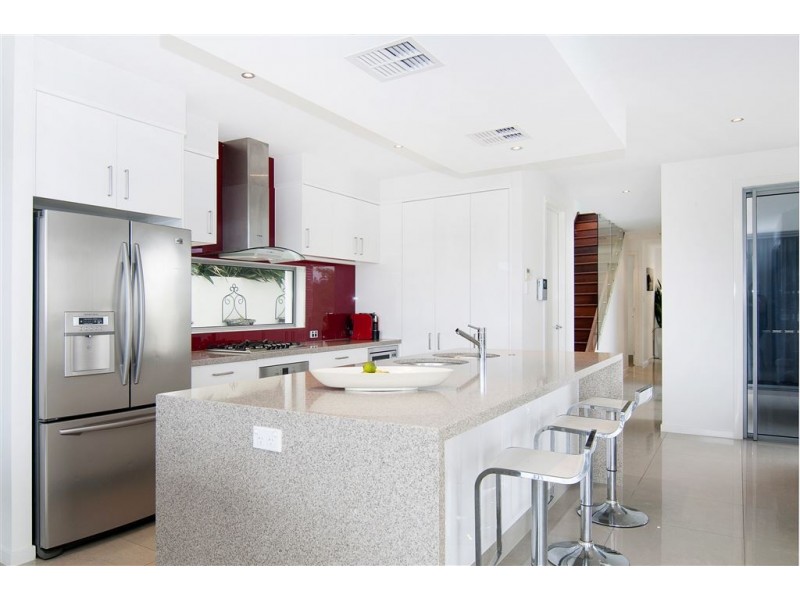 35 Harbourvue Court, Helensvale QLD 4212