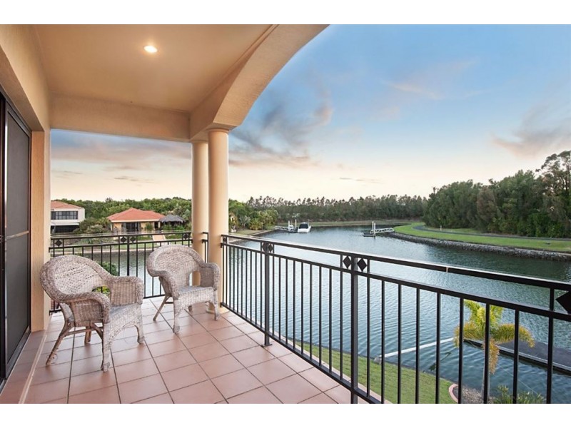 2120 Fernlea Close, Hope Island QLD 4212