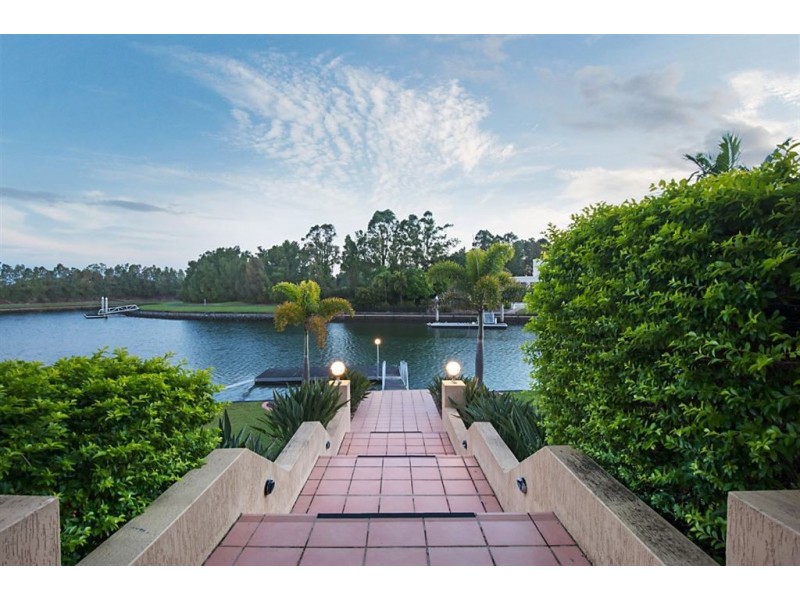 2120 Fernlea Close, Hope Island QLD 4212