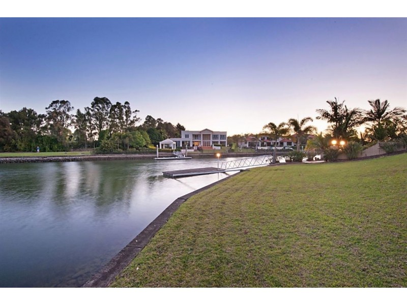 2120 Fernlea Close, Hope Island QLD 4212