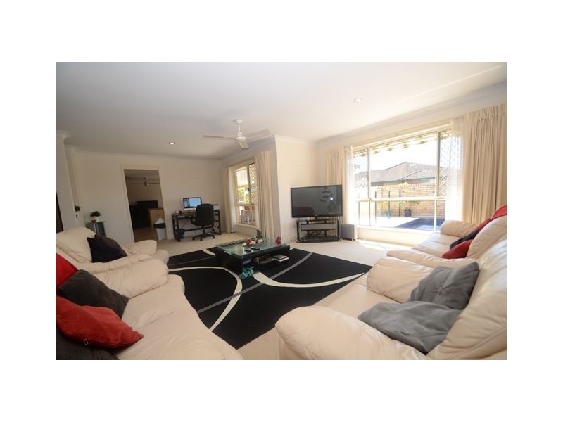 22 Stanford Avenue, Varsity Lakes QLD 4227