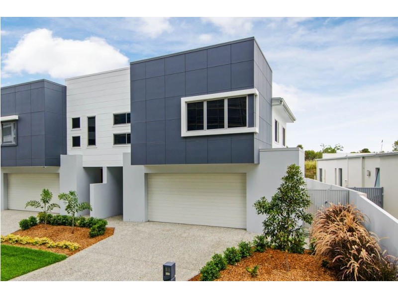 18 Compass Drive, Biggera Waters QLD 4216