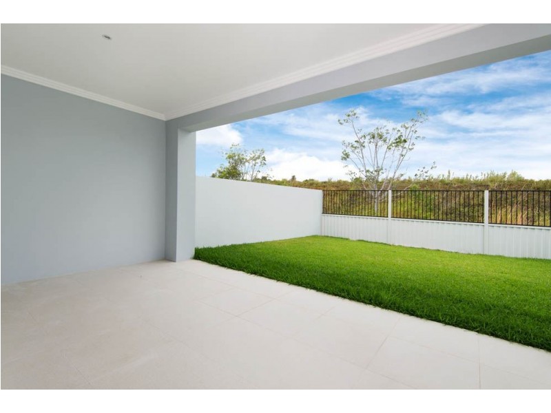18 Compass Drive, Biggera Waters QLD 4216