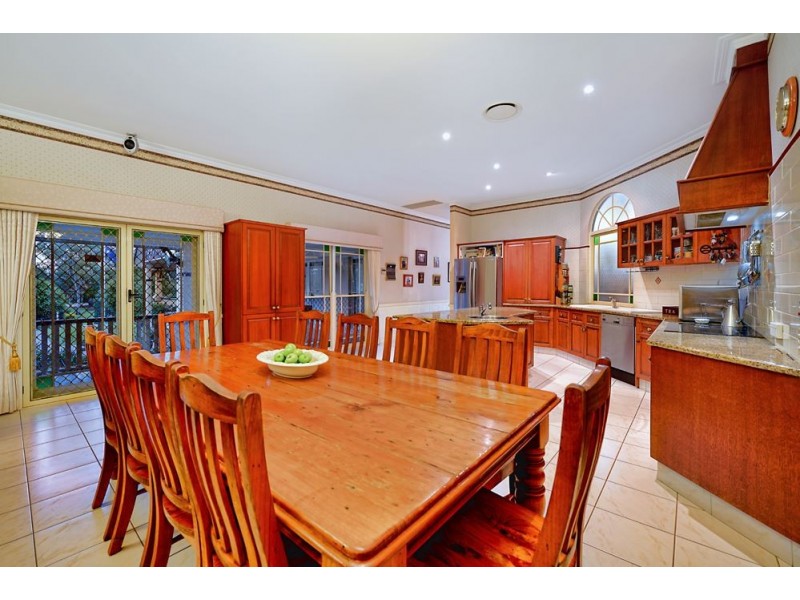 3 Lakeview Drive, Carrara QLD 4211