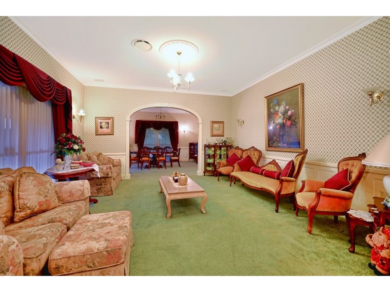 3 Lakeview Drive, Carrara QLD 4211