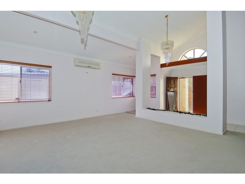 24 Marco Polo Place, Hollywell QLD 4216