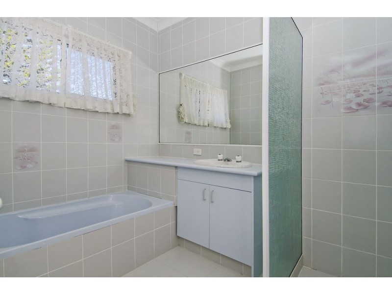 24 Marco Polo Place, Hollywell QLD 4216