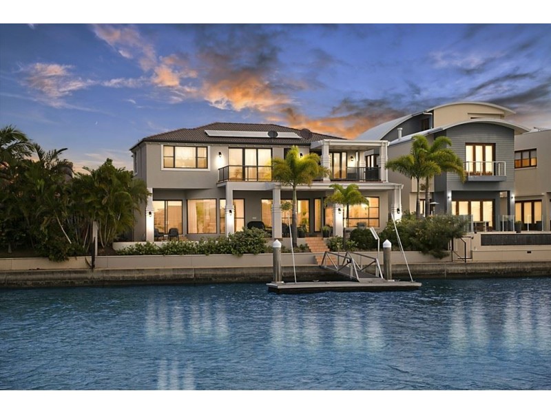 7 The Peninsula, Sovereign Islands QLD 4216