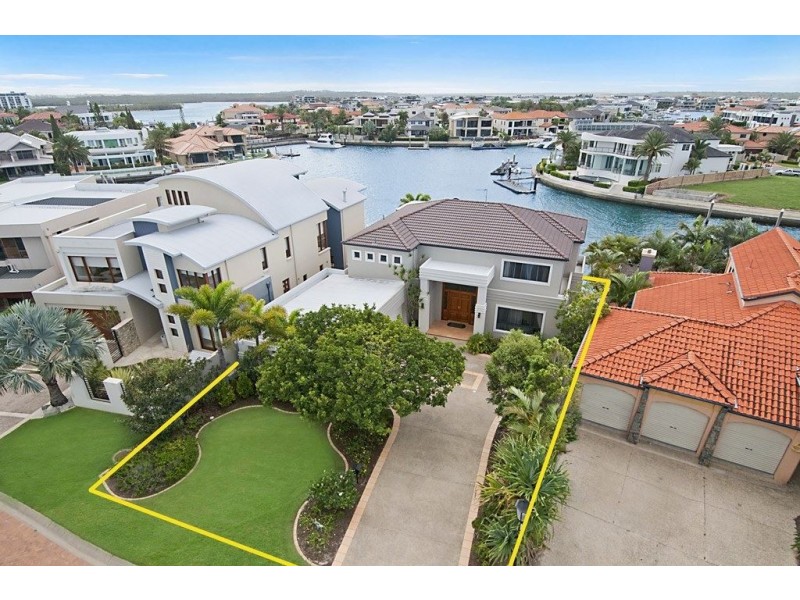 7 The Peninsula, Sovereign Islands QLD 4216