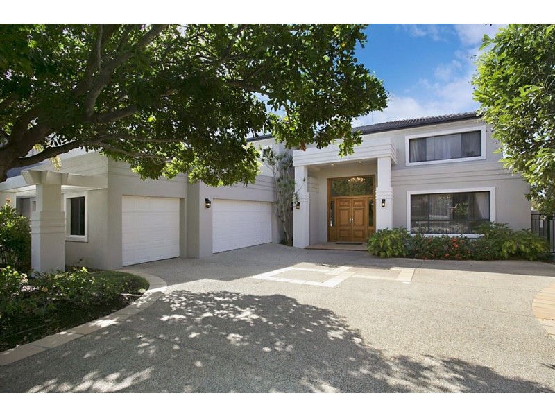 7 The Peninsula, Sovereign Islands QLD 4216