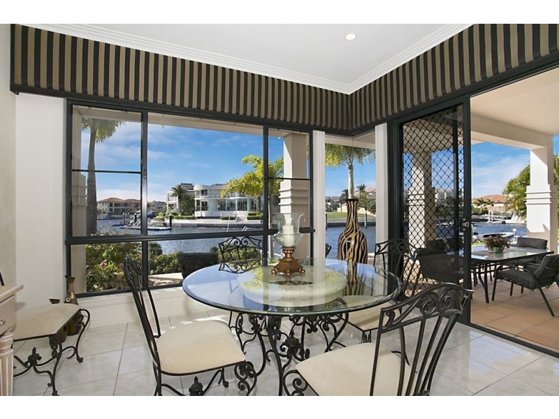 7 The Peninsula, Sovereign Islands QLD 4216