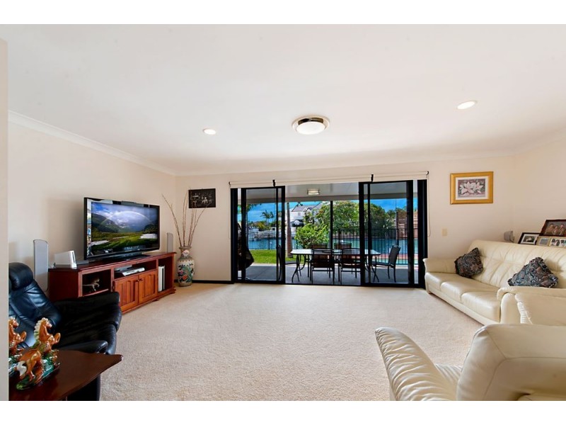 30 Saltbreeze Court, Runaway Bay QLD 4216